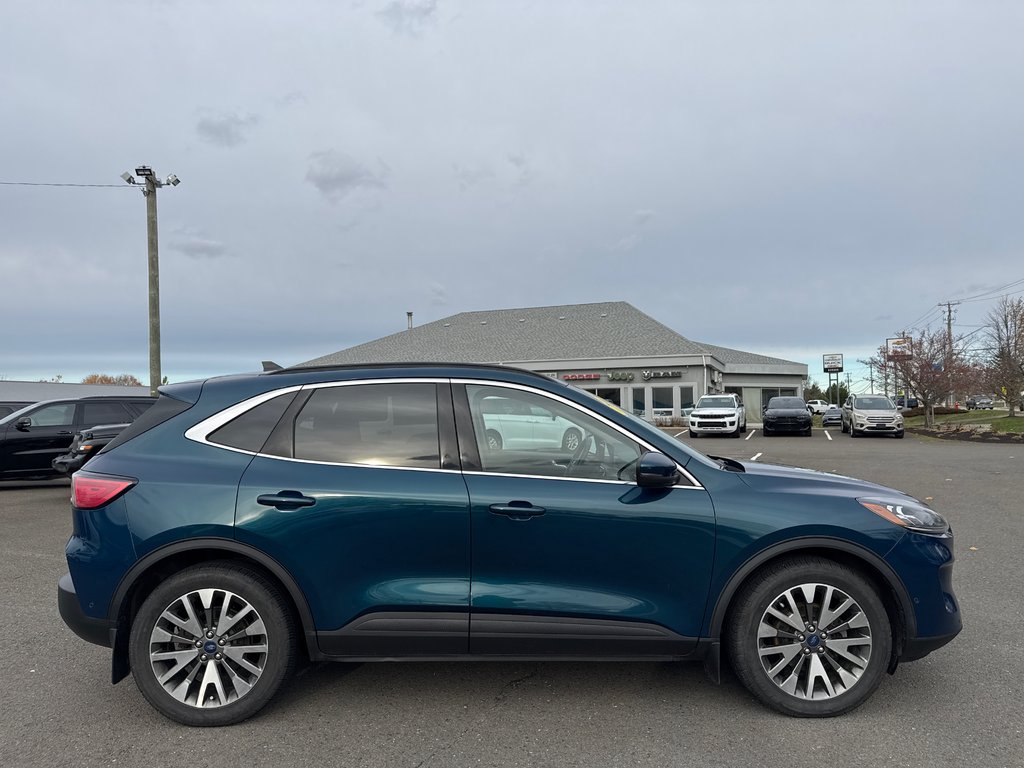 2020 Ford Escape Titanium Hybrid in Sussex, New Brunswick - 8 - w1024h768px
