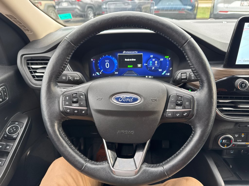 2020 Ford Escape Titanium Hybrid in Sussex, New Brunswick - 30 - w1024h768px