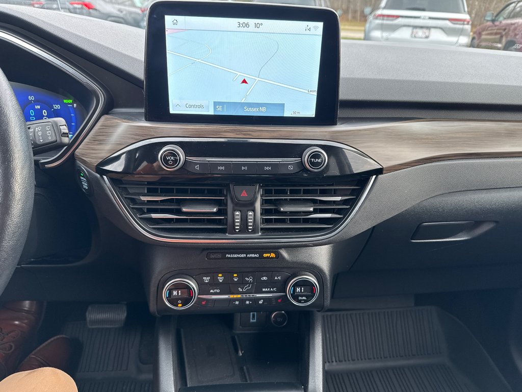 2020 Ford Escape Titanium Hybrid in Sussex, New Brunswick - 33 - w1024h768px