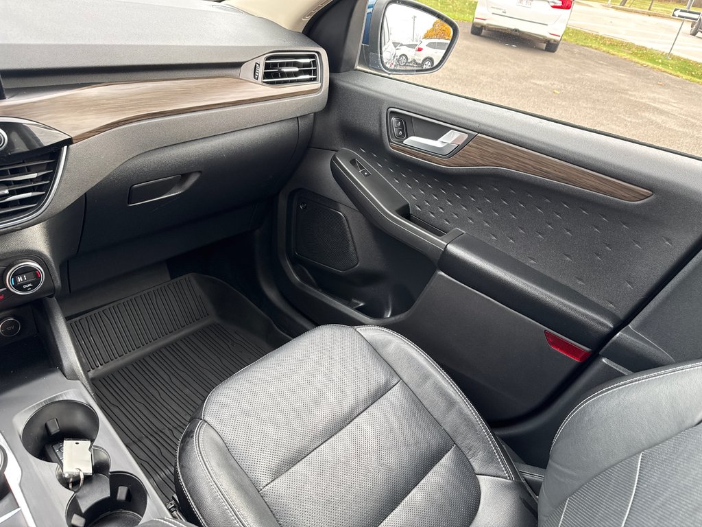 2020 Ford Escape Titanium Hybrid in Sussex, New Brunswick - 36 - w1024h768px