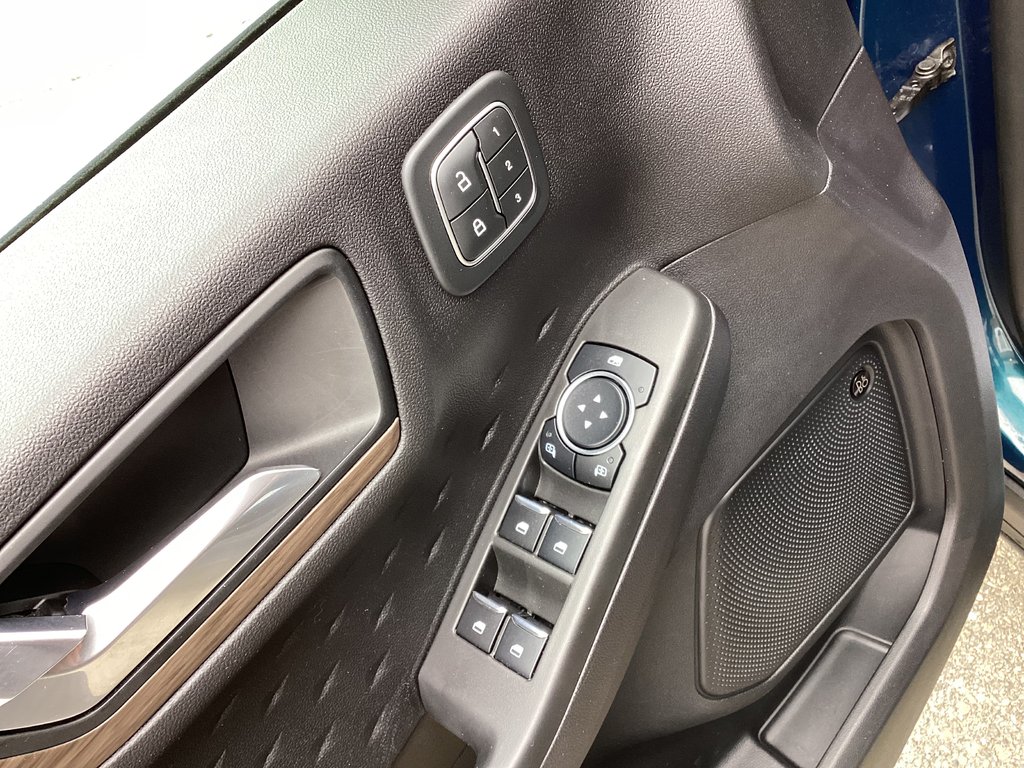 Ford ESCAPE TITANIUM HYBRID 2020 à Saint John, Nouveau-Brunswick - 11 - w1024h768px