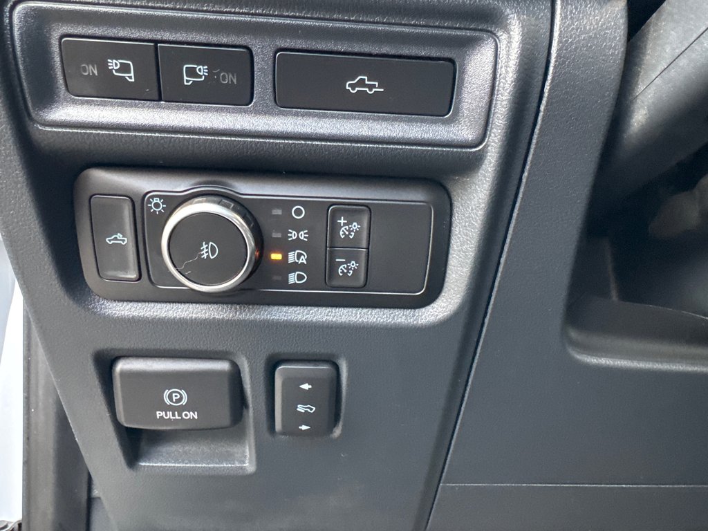 2022 Ford F-150 XLT w/ FX4 in Sussex, New Brunswick - 27 - w1024h768px