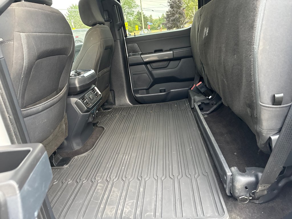 2022 Ford F-150 XLT w/ FX4 in Sussex, New Brunswick - 43 - w1024h768px