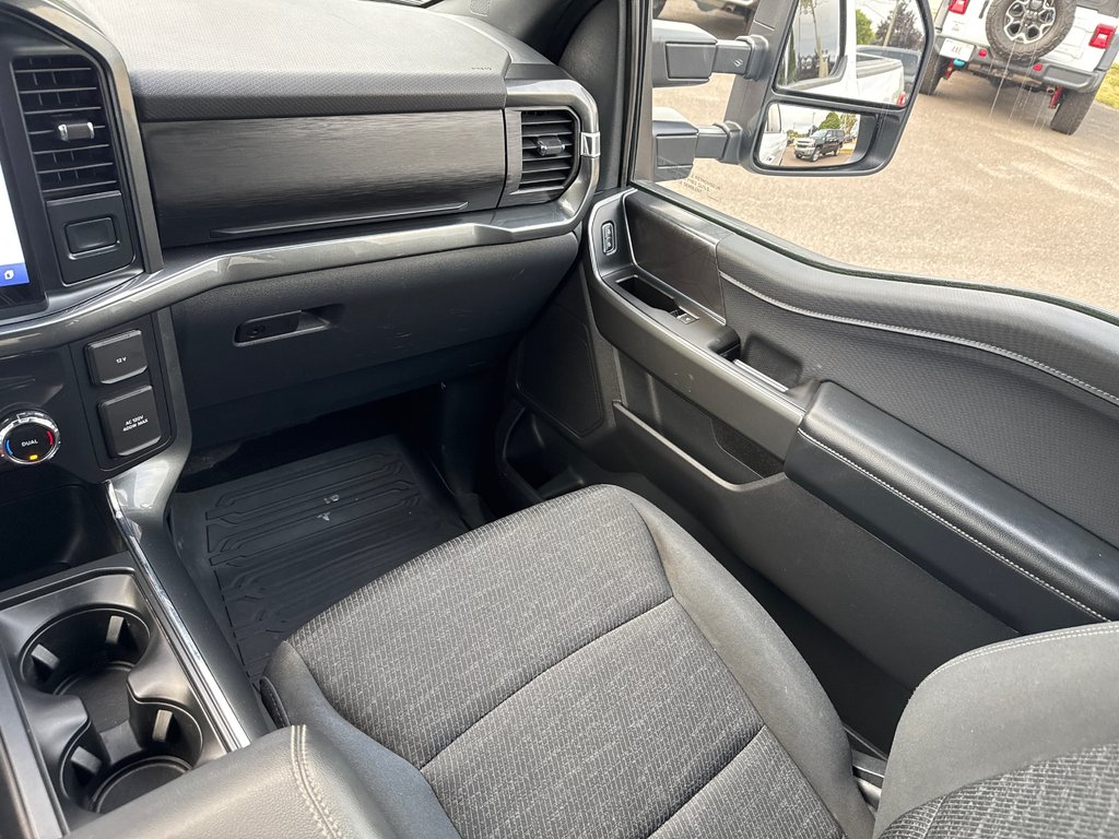 2022 Ford F-150 XLT w/ FX4 in Sussex, New Brunswick - 35 - w1024h768px
