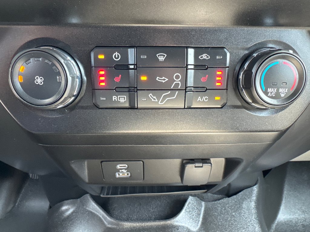 2021 Ford Super Duty F-250 SRW XLT in Sussex, New Brunswick - 33 - w1024h768px