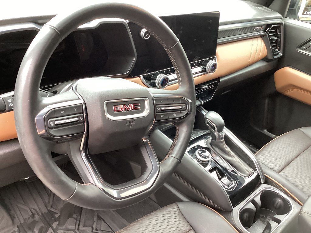 2025 GMC CANYON AT4 in Saint John, New Brunswick - 10 - w1024h768px