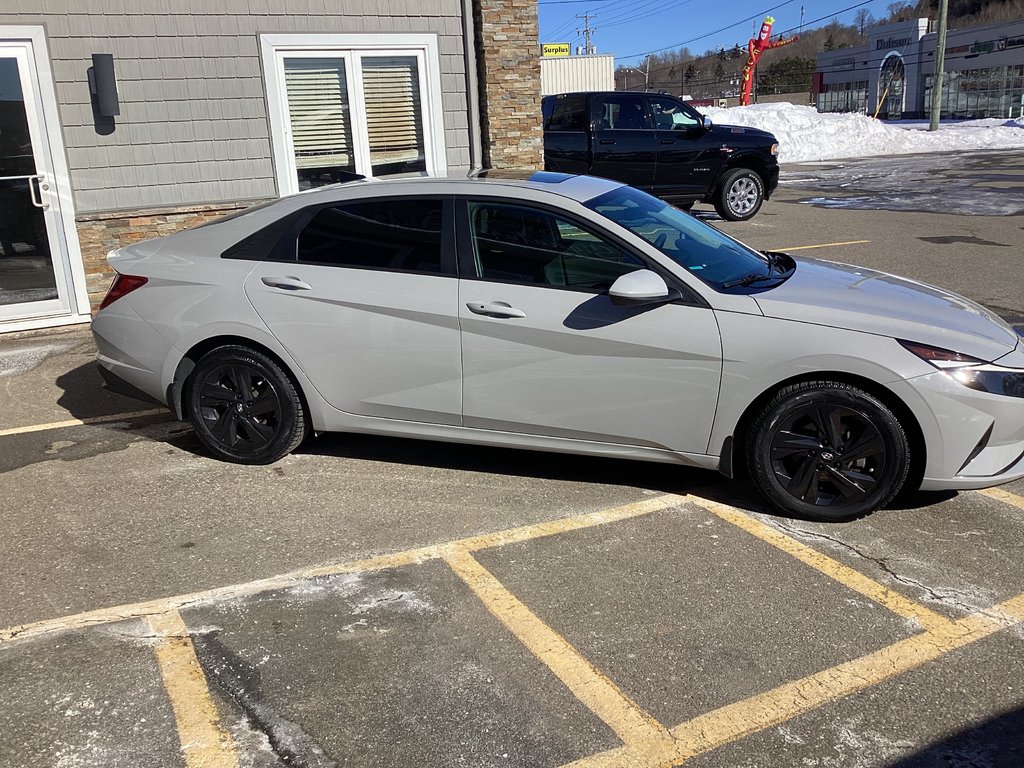 2021 Hyundai ELANTRA PREFERRED in Saint John, New Brunswick - 10 - w1024h768px