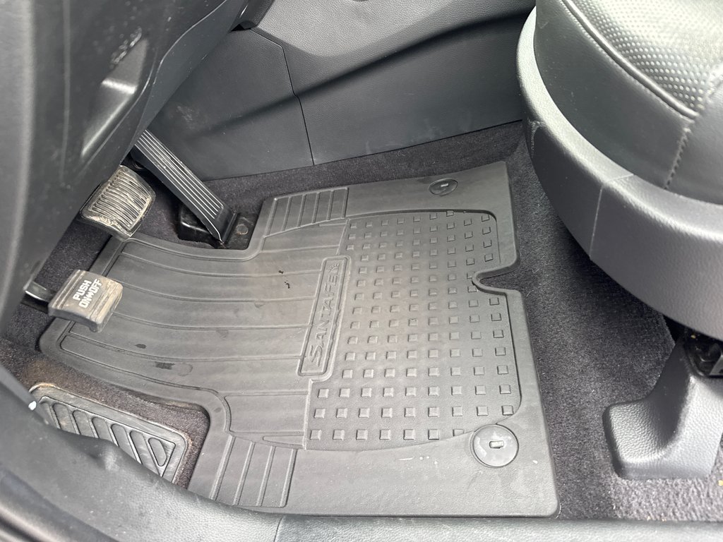 2018 Hyundai Santa Fe Sport Limited in Sussex, New Brunswick - 16 - w1024h768px