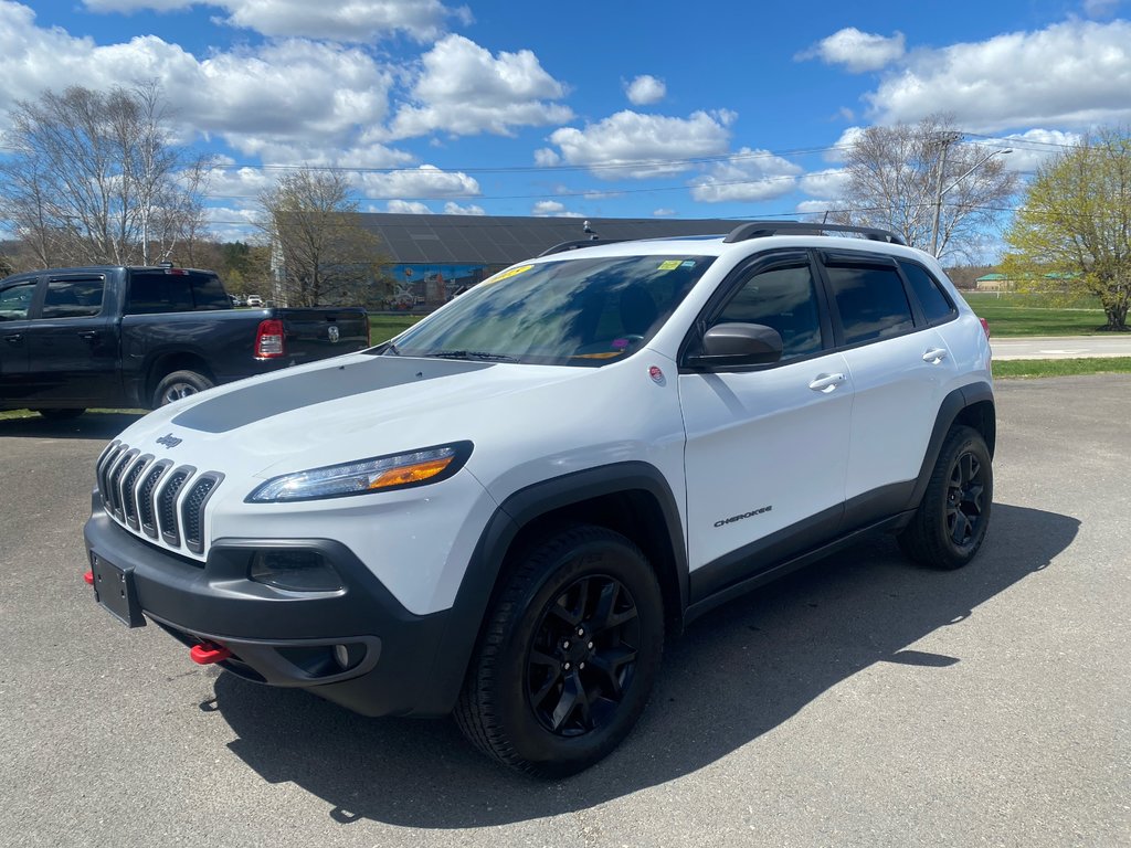 2015  Cherokee TRAILHAWK in Sussex, New Brunswick - 1 - w1024h768px