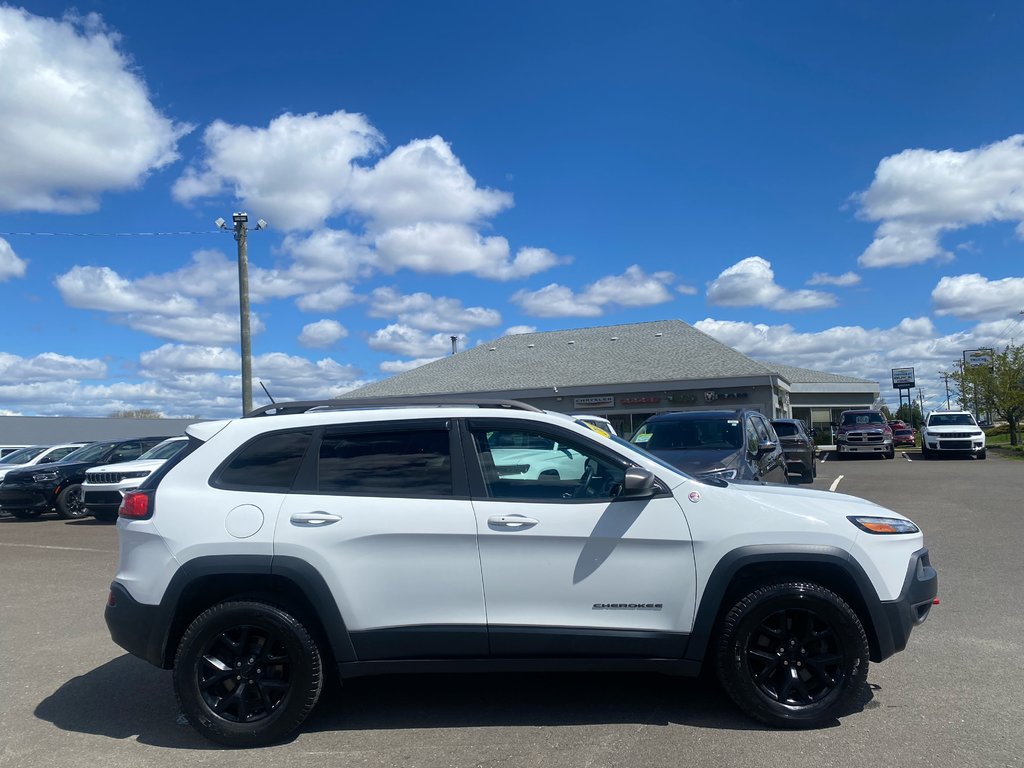 2015  Cherokee TRAILHAWK in Sussex, New Brunswick - 9 - w1024h768px