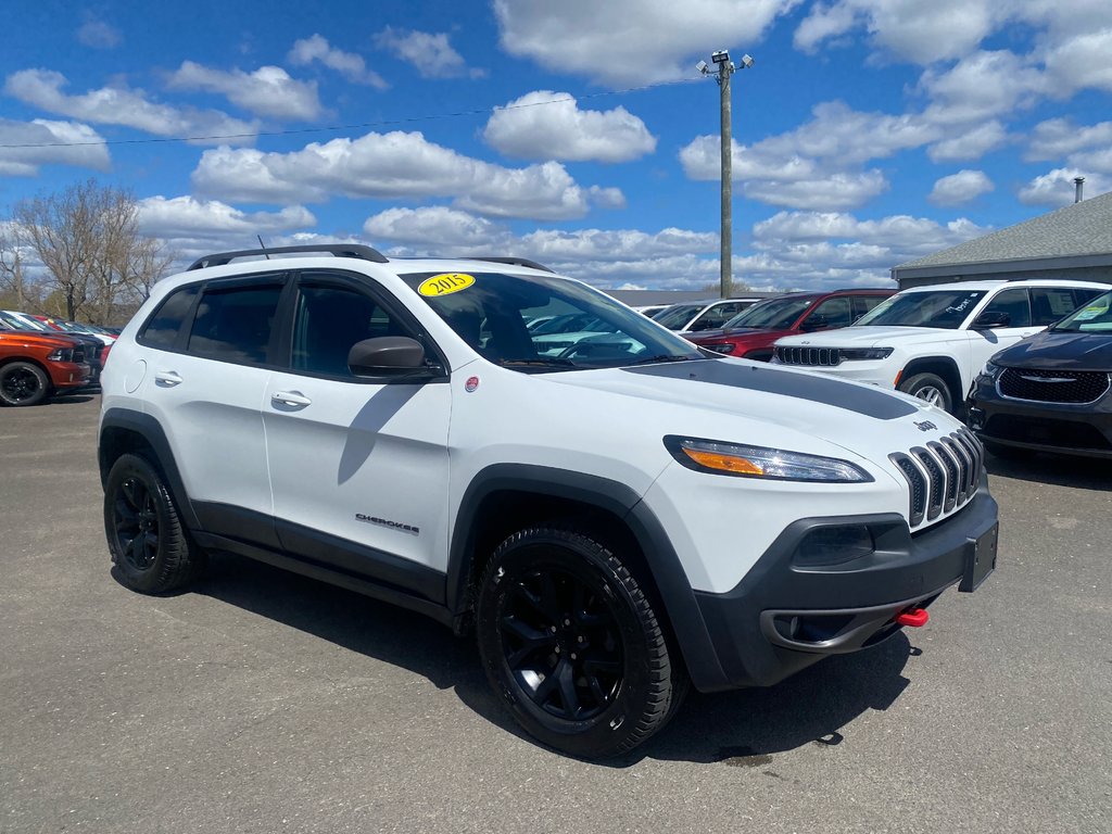 2015  Cherokee TRAILHAWK in Sussex, New Brunswick - 10 - w1024h768px