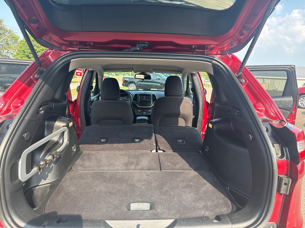 2017 Jeep Cherokee North in Sussex, New Brunswick - 40 - w1024h768px