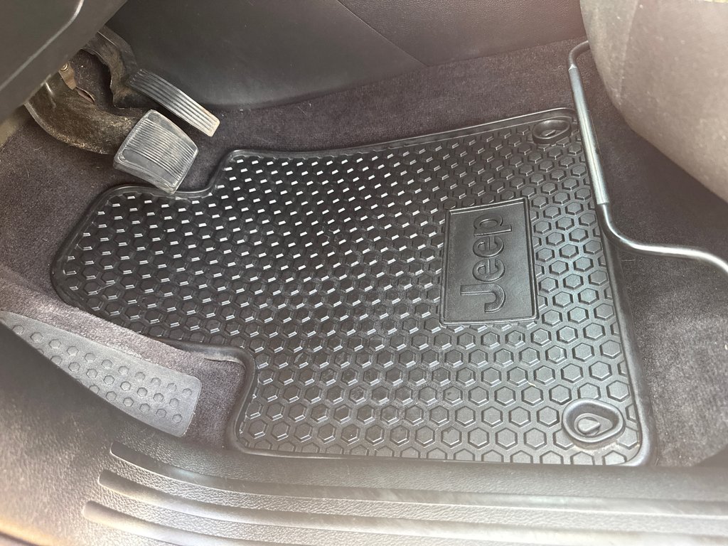 2017 Jeep Cherokee North in Sussex, New Brunswick - 15 - w1024h768px