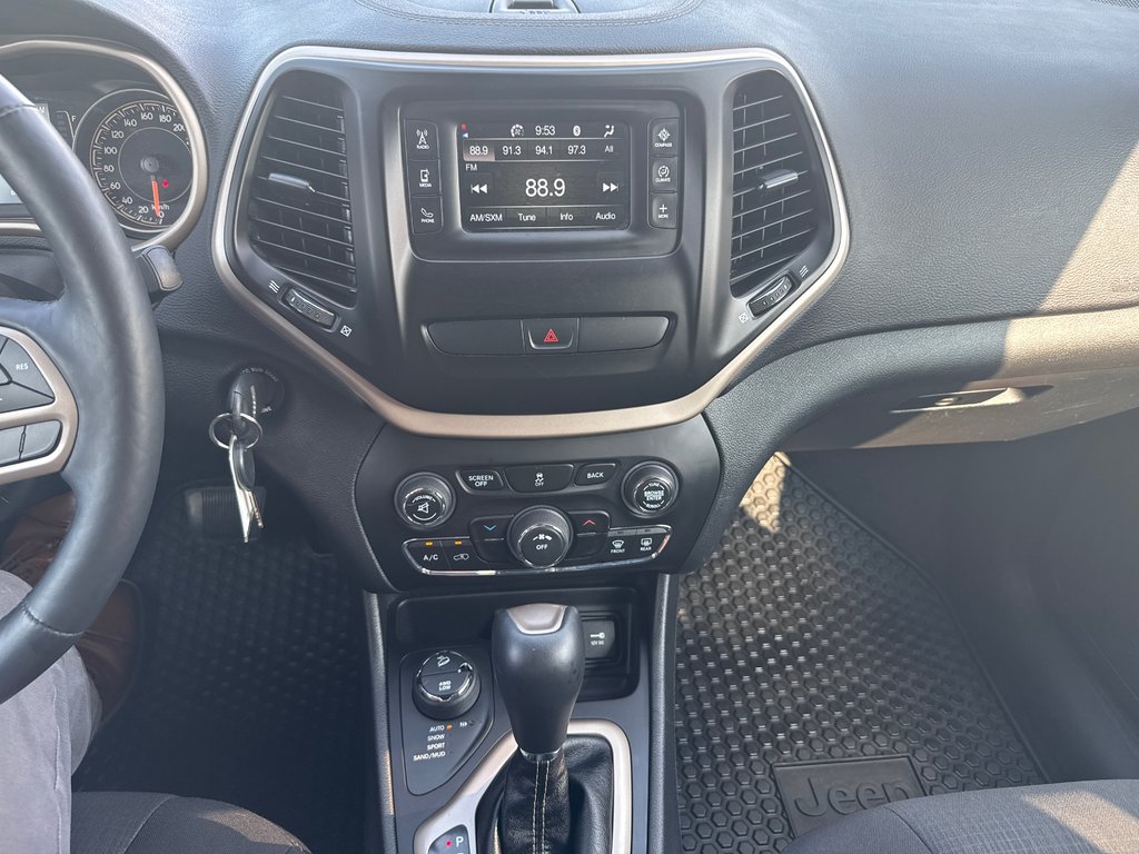 2017 Jeep Cherokee North in Sussex, New Brunswick - 22 - w1024h768px