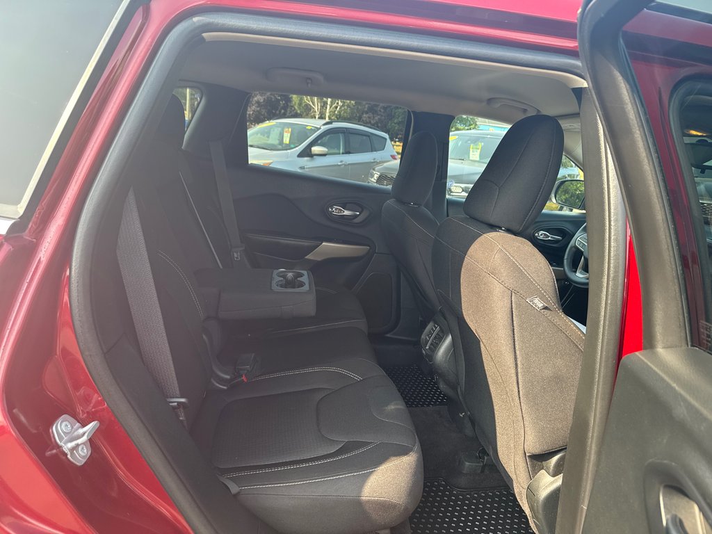 2017 Jeep Cherokee North in Sussex, New Brunswick - 36 - w1024h768px