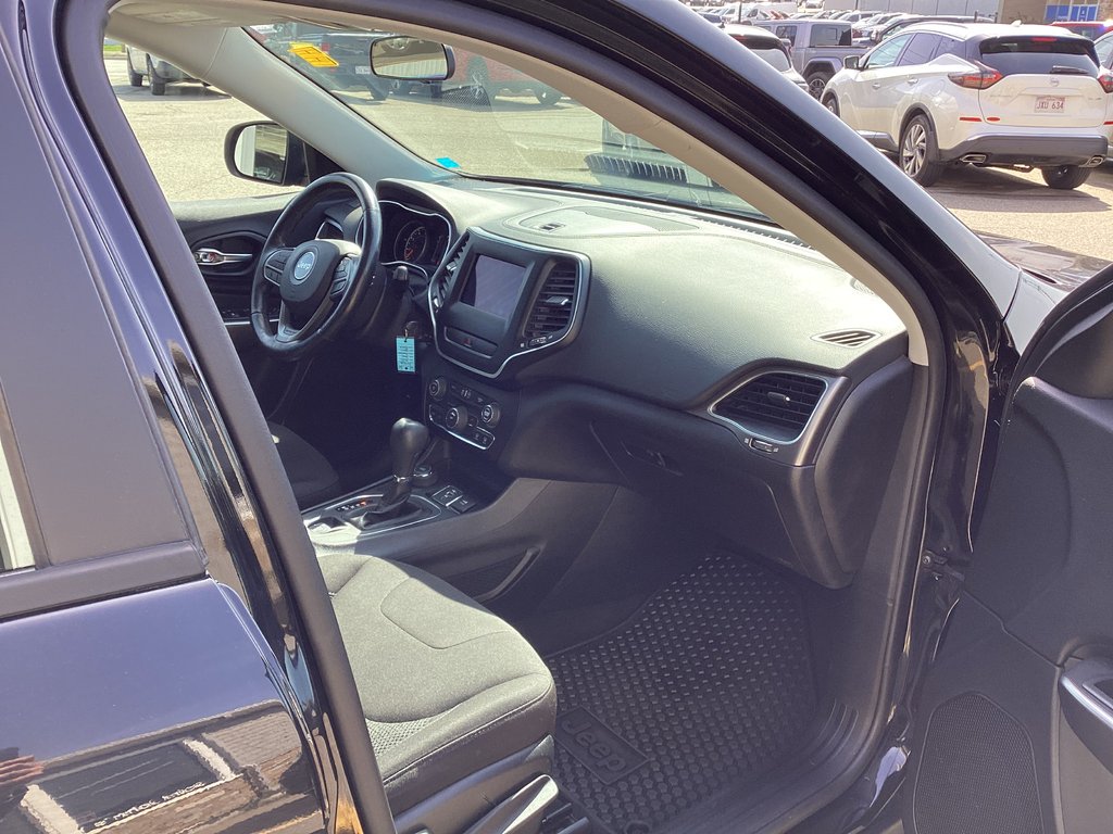 2020 Jeep CHEROKEE SPORT in Saint John, New Brunswick - 10 - w1024h768px