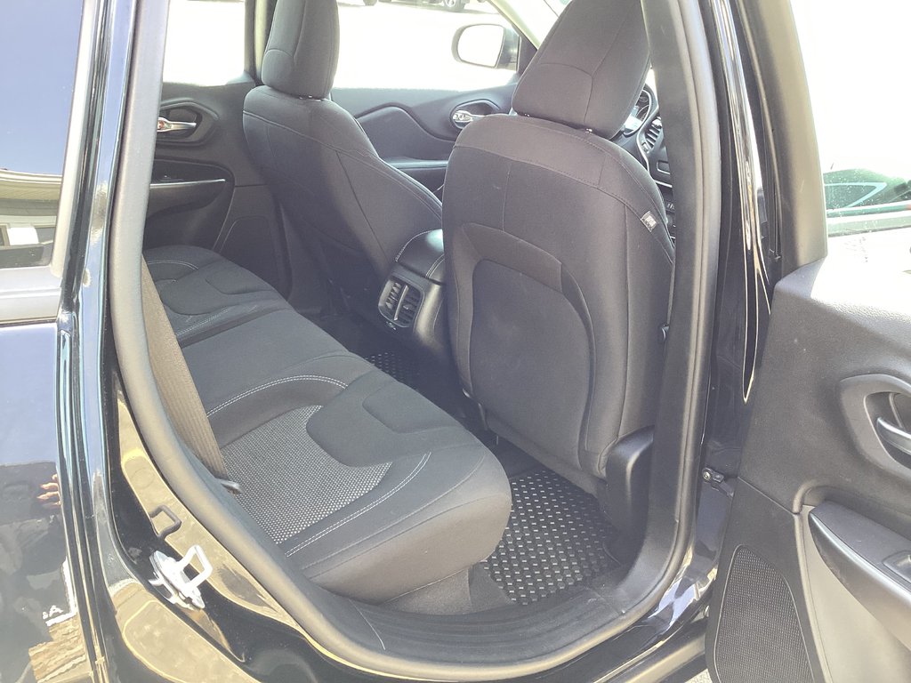 2020 Jeep CHEROKEE SPORT in Saint John, New Brunswick - 11 - w1024h768px