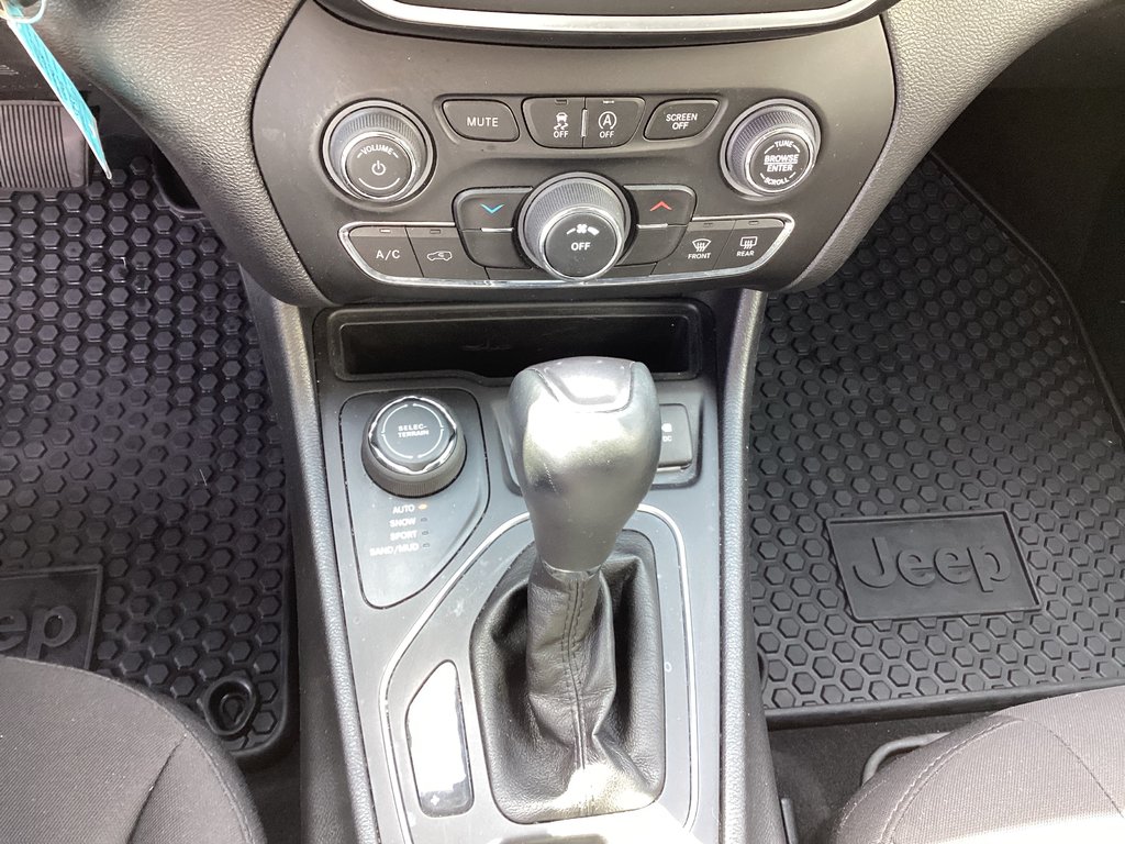 2020 Jeep CHEROKEE SPORT in Saint John, New Brunswick - 20 - w1024h768px