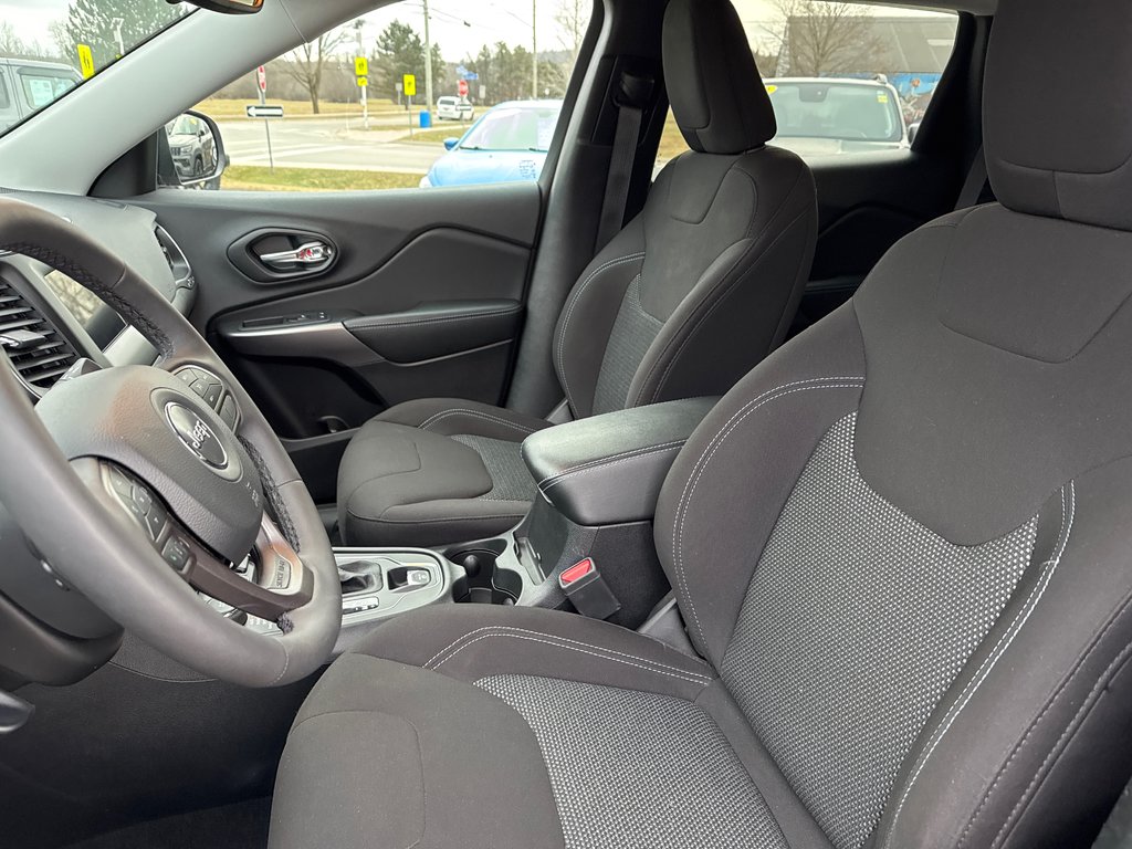 2021 Jeep Cherokee SPORT in Sussex, New Brunswick - 12 - w1024h768px