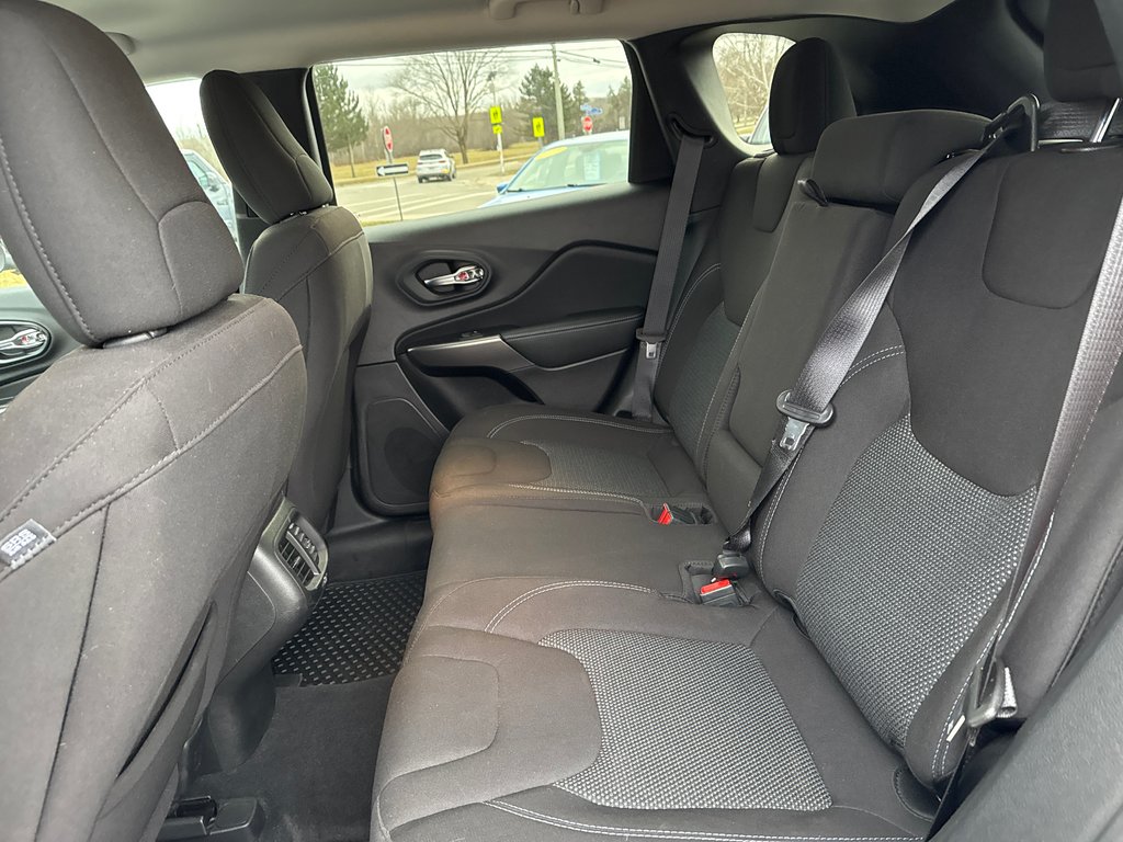 2021 Jeep Cherokee SPORT in Sussex, New Brunswick - 28 - w1024h768px