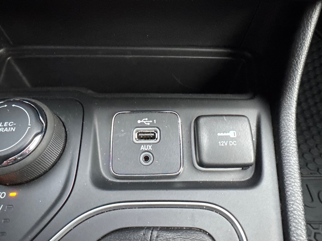 2021 Jeep Cherokee SPORT in Sussex, New Brunswick - 22 - w1024h768px