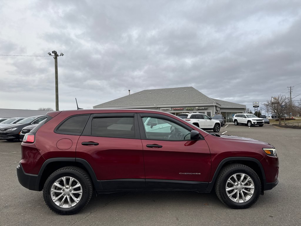 2021 Jeep Cherokee SPORT in Sussex, New Brunswick - 6 - w1024h768px