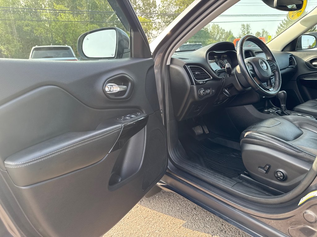 2021 Jeep Cherokee Altitude in Sussex, New Brunswick - 14 - w1024h768px