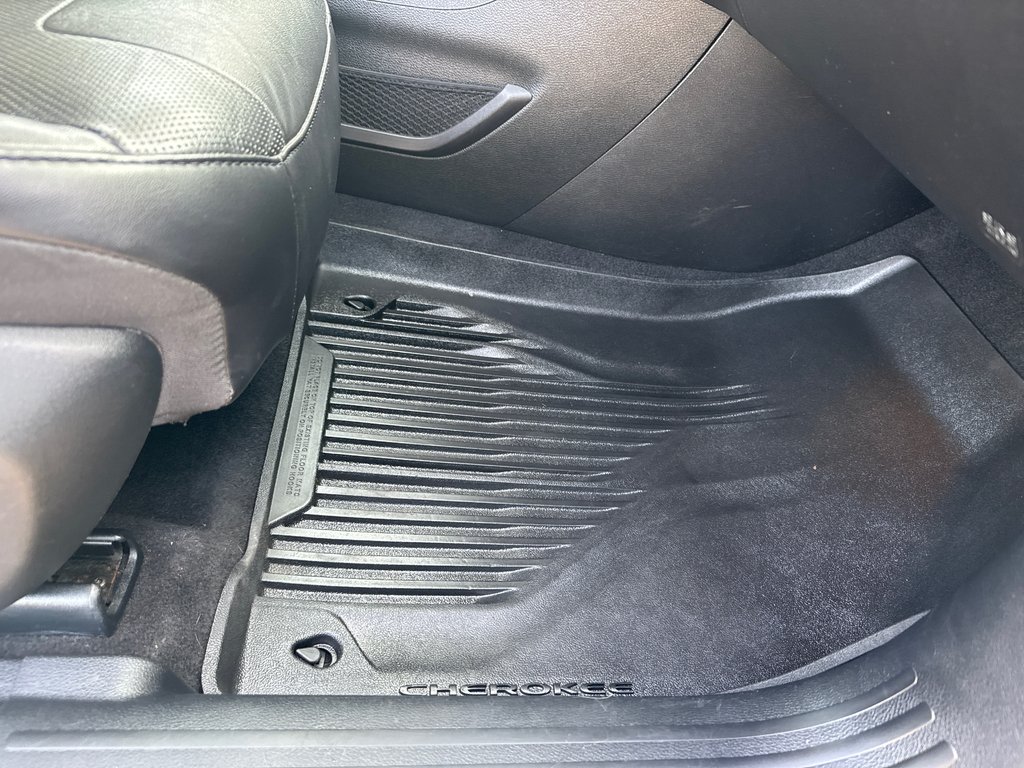 2021 Jeep Cherokee Altitude in Sussex, New Brunswick - 19 - w1024h768px