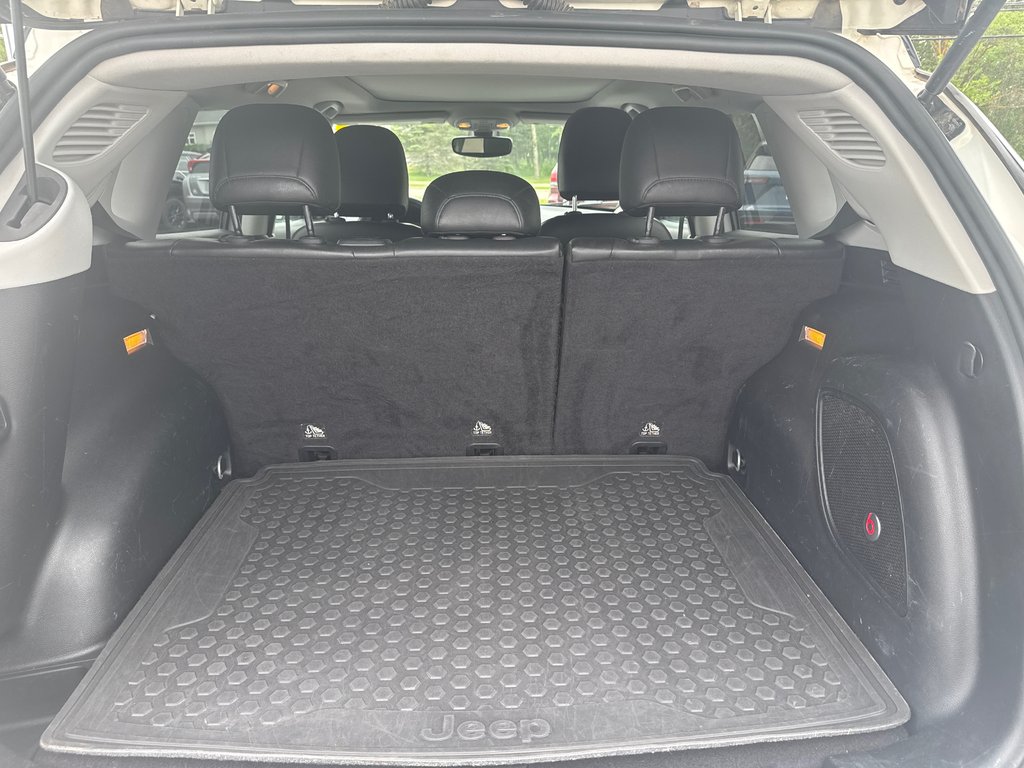 2018 Jeep Compass Limited in Sussex, New Brunswick - 28 - w1024h768px
