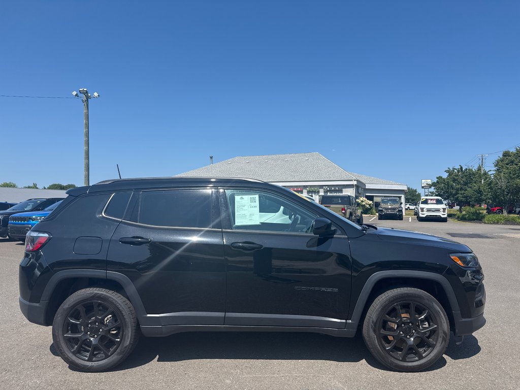 2023 Jeep Compass Altitude in Sussex, New Brunswick - 6 - w1024h768px