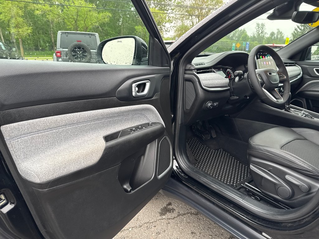 2024 Jeep Compass North in Sussex, New Brunswick - 12 - w1024h768px