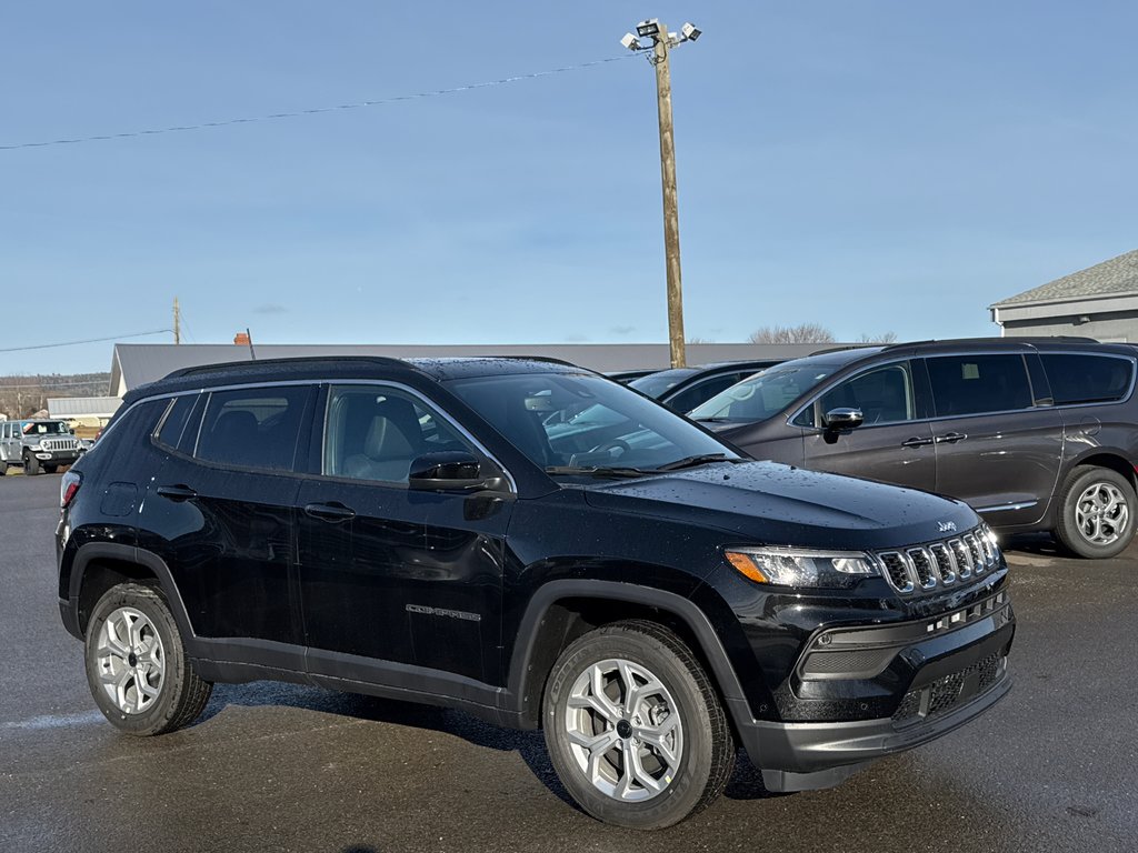 2025 Jeep Compass NORTH in Sussex, New Brunswick - 9 - w1024h768px