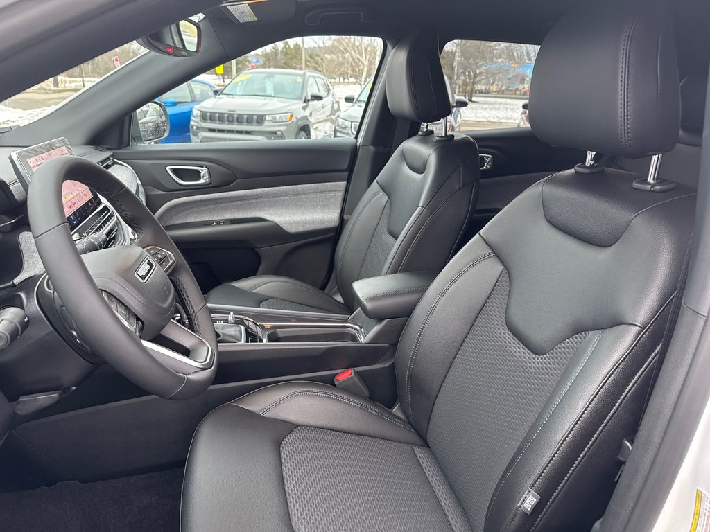 2025 Jeep Compass NORTH in Sussex, New Brunswick - 13 - w1024h768px