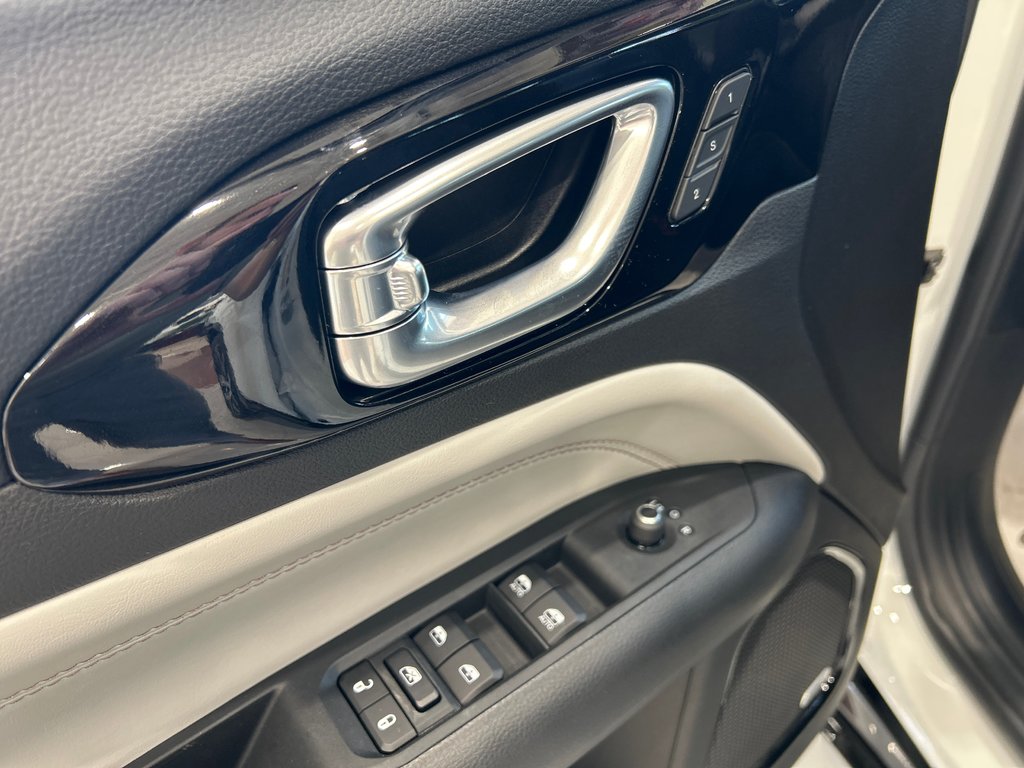 2025 Jeep Compass LIMITED in Saint John, New Brunswick - 12 - w1024h768px