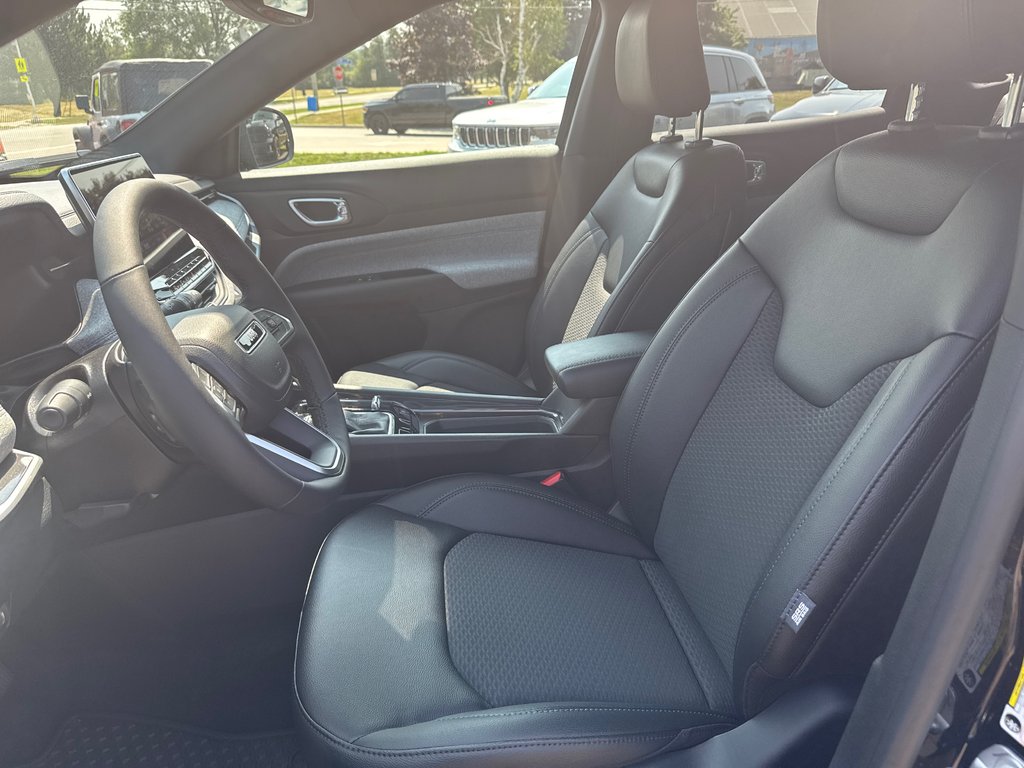 2025 Jeep Compass NORTH in Sussex, New Brunswick - 11 - w1024h768px