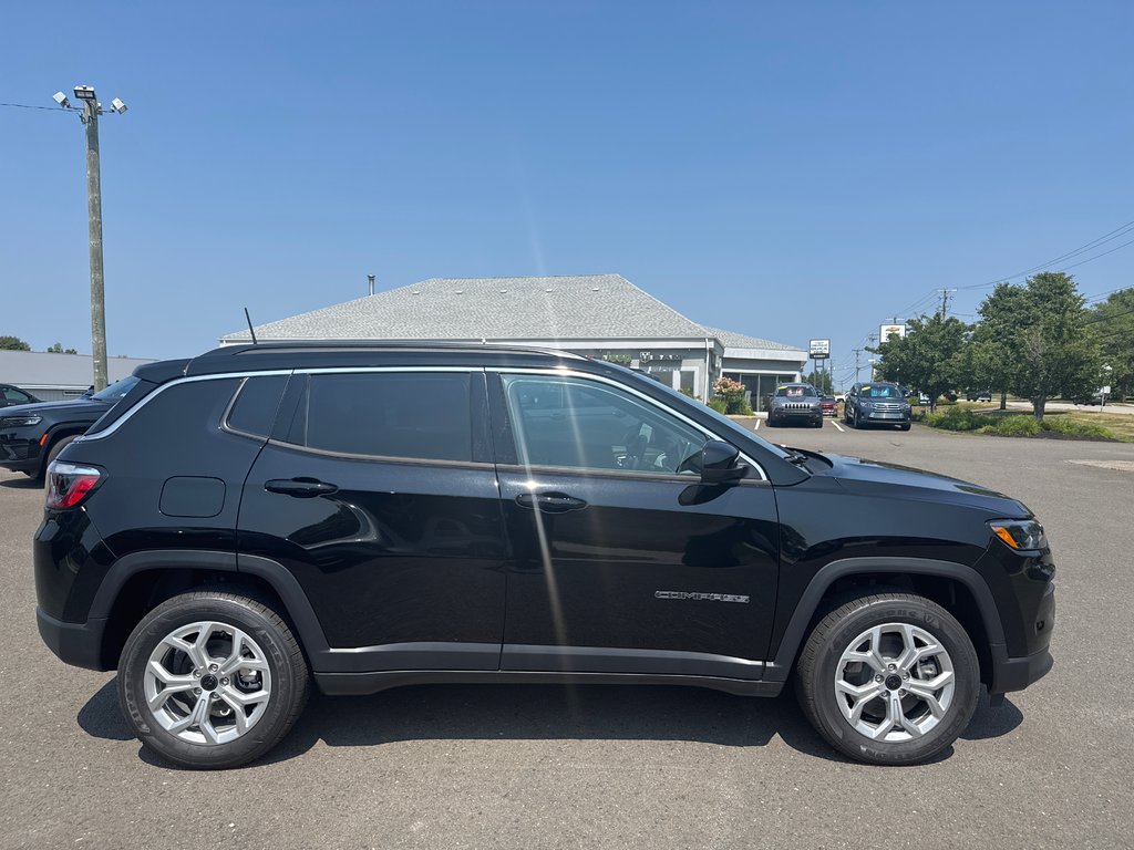 2025 Jeep Compass NORTH in Sussex, New Brunswick - 6 - w1024h768px