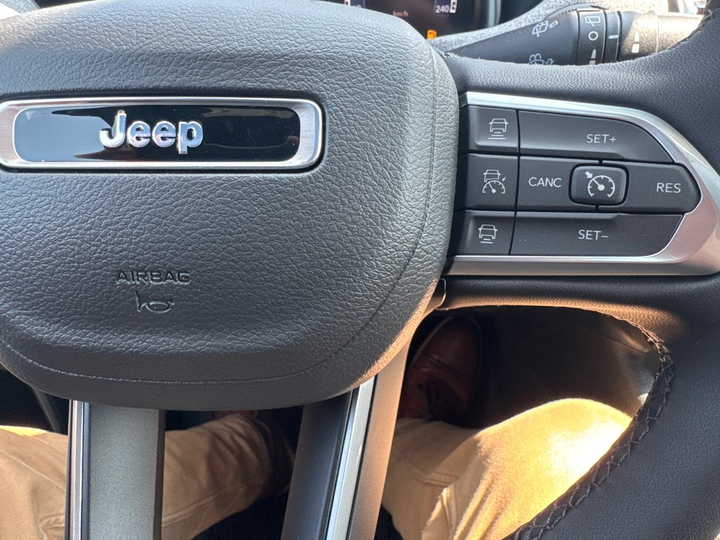 2025 Jeep Compass NORTH in Sussex, New Brunswick - 14 - w1024h768px