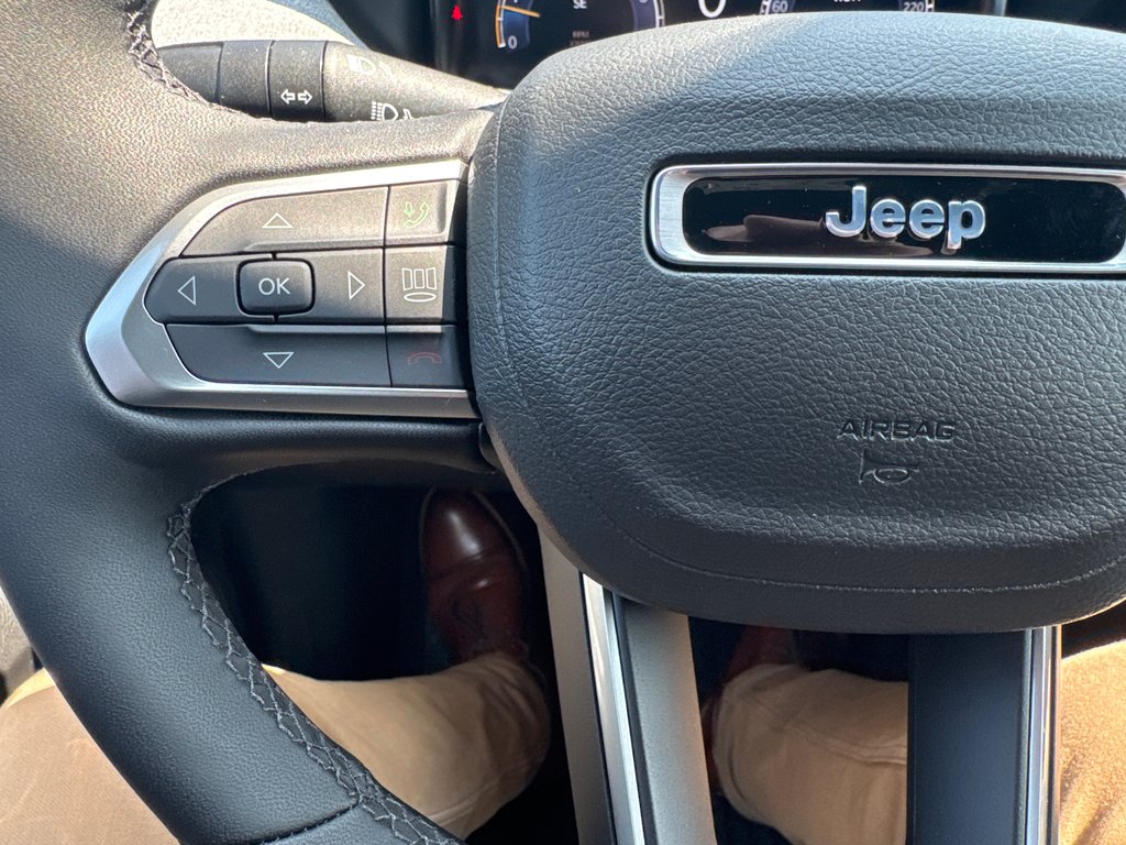 2025 Jeep Compass NORTH in Sussex, New Brunswick - 15 - w1024h768px