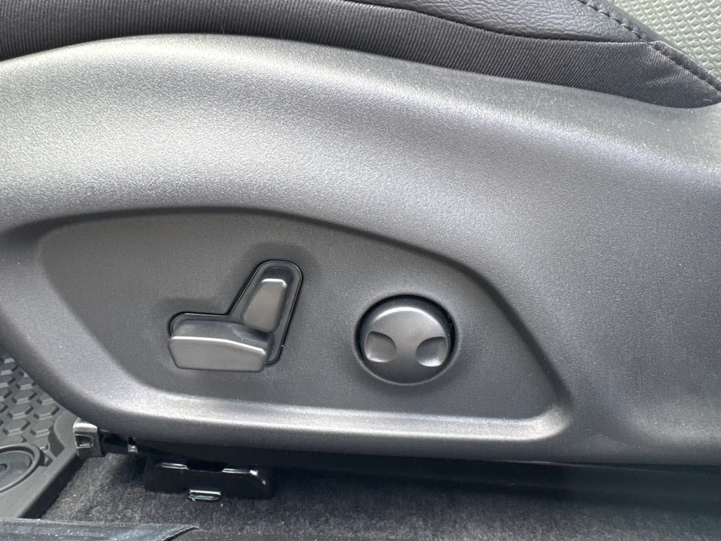 2025 Jeep Compass NORTH in Sussex, New Brunswick - 15 - w1024h768px