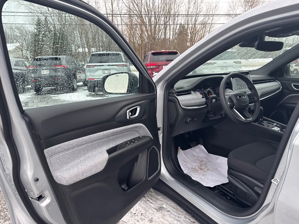 2025 Jeep Compass SPORT in Sussex, New Brunswick - 9 - w1024h768px