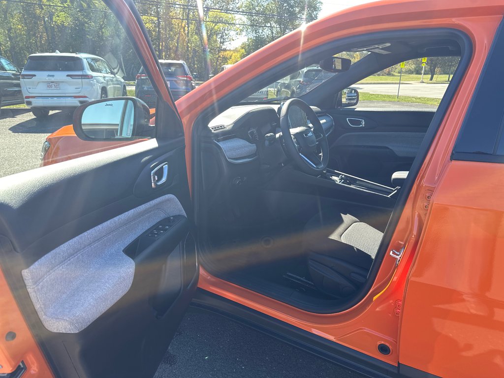 2026 Jeep Compass SPORT in Sussex, New Brunswick - 10 - w1024h768px