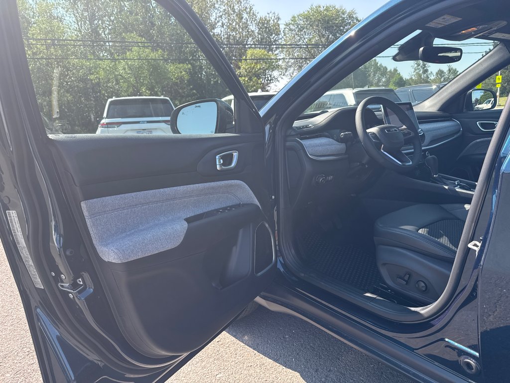 2026 Jeep Compass NORTH in Sussex, New Brunswick - 9 - w1024h768px