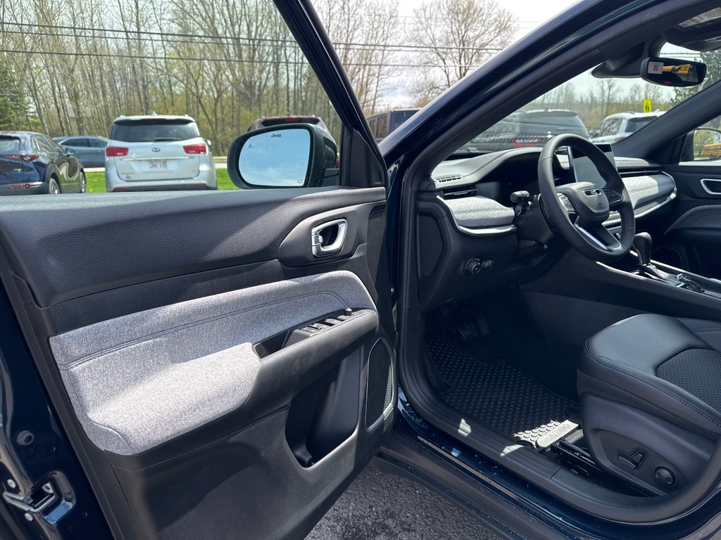 2026 Jeep Compass NORTH in Sussex, New Brunswick - 11 - w1024h768px