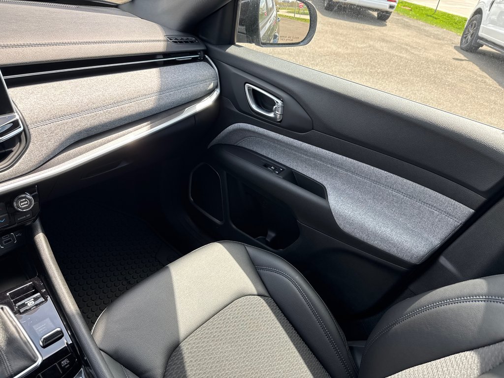 2026 Jeep Compass NORTH in Sussex, New Brunswick - 24 - w1024h768px