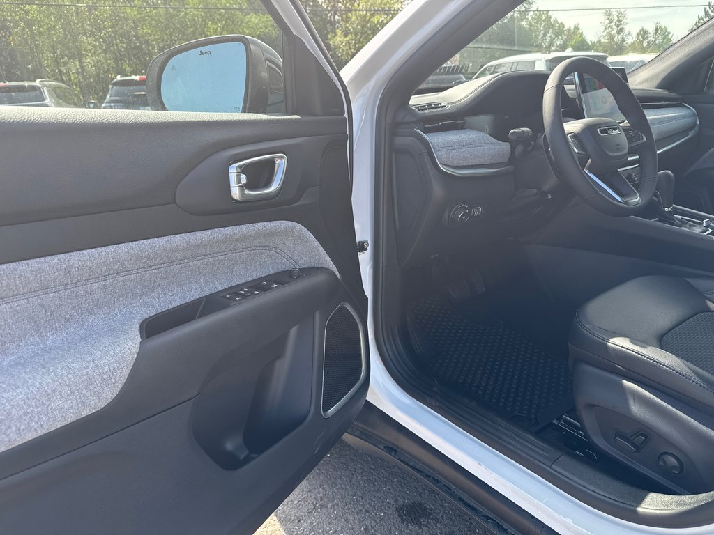 2026 Jeep Compass NORTH in Sussex, New Brunswick - 11 - w1024h768px