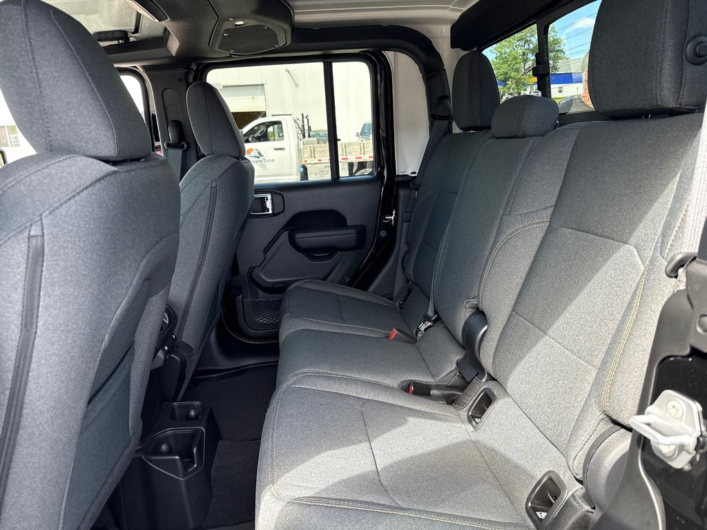 2025 Jeep Gladiator SPORT S in Saint John, New Brunswick - 8 - w1024h768px