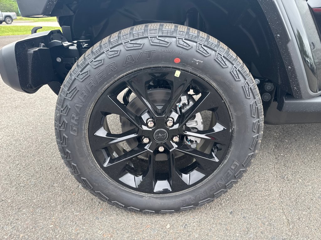 2026 Jeep Gladiator NIGHTHAWK in Sussex, New Brunswick - 10 - w1024h768px