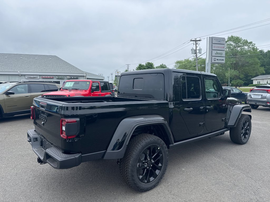 2026 Jeep Gladiator NIGHTHAWK in Sussex, New Brunswick - 6 - w1024h768px