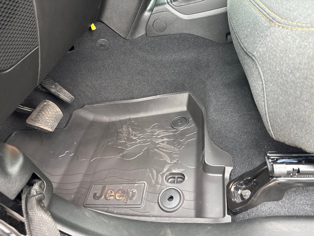 2026 Jeep Gladiator NIGHTHAWK in Sussex, New Brunswick - 13 - w1024h768px