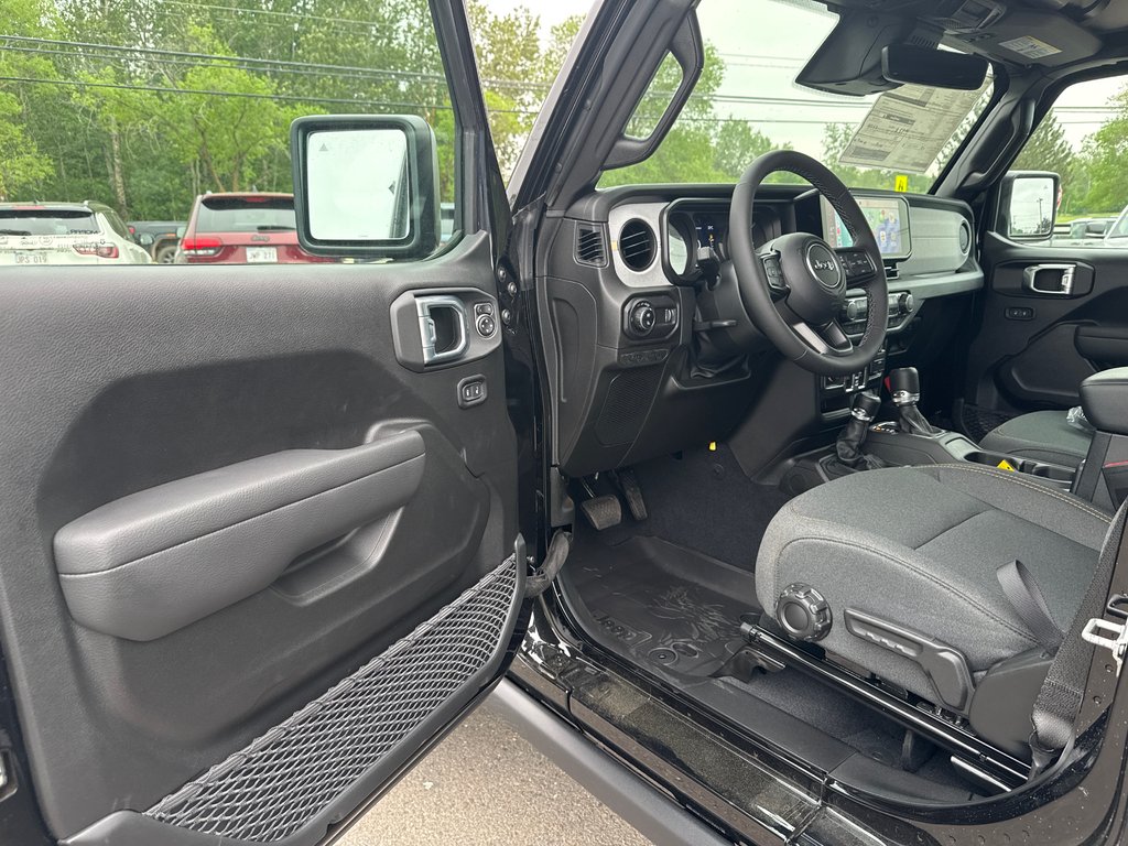 2026 Jeep Gladiator NIGHTHAWK in Sussex, New Brunswick - 12 - w1024h768px